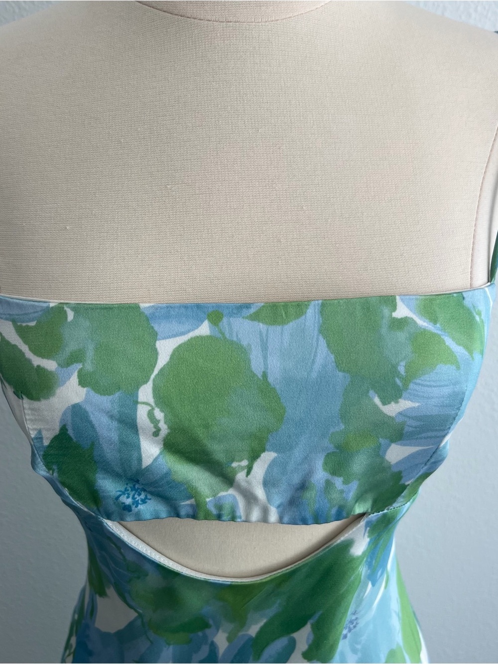 ASTR Bellerose Dress Blue Green Floral - Picture 8 of 14